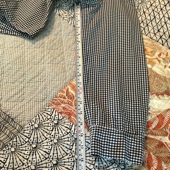 Womens Cotton navy Gingham Shirt. Jones New York. Tags say Lg. but fits like Med - Picture 10 of 12